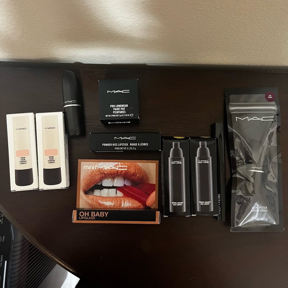 Mac Ruby Woo, Rebel, Strobe,  Curious, Bougie, Oh Baby,Prime Prep Lip, Radiance